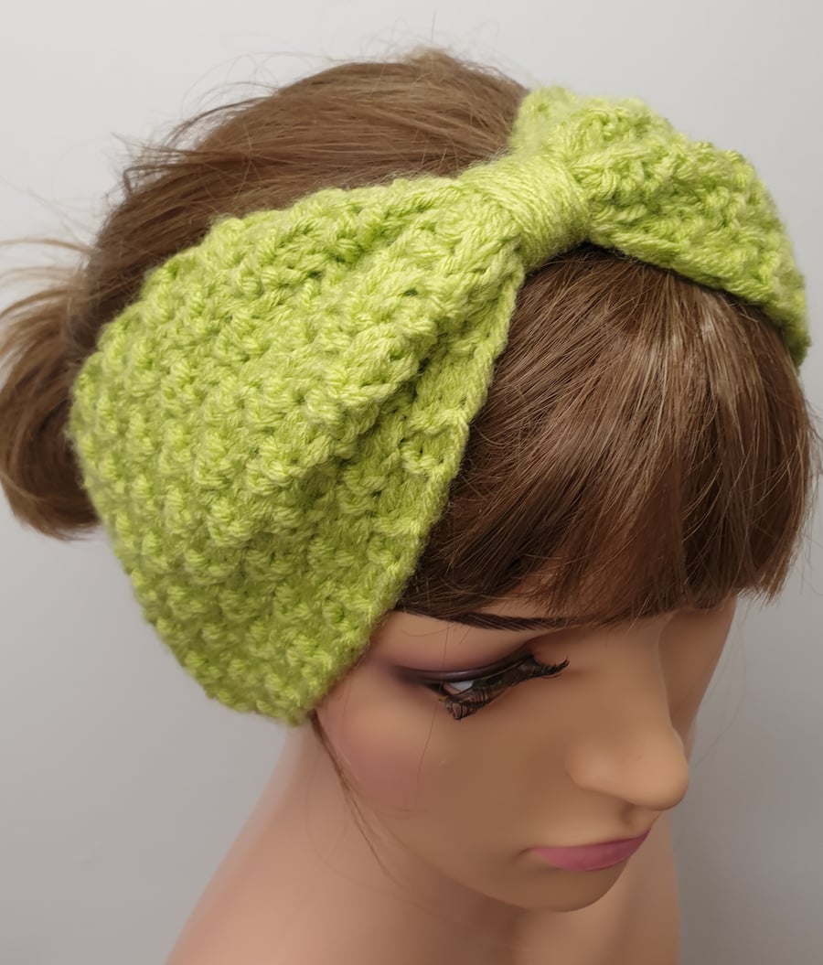 Hand knitted women turban headband.