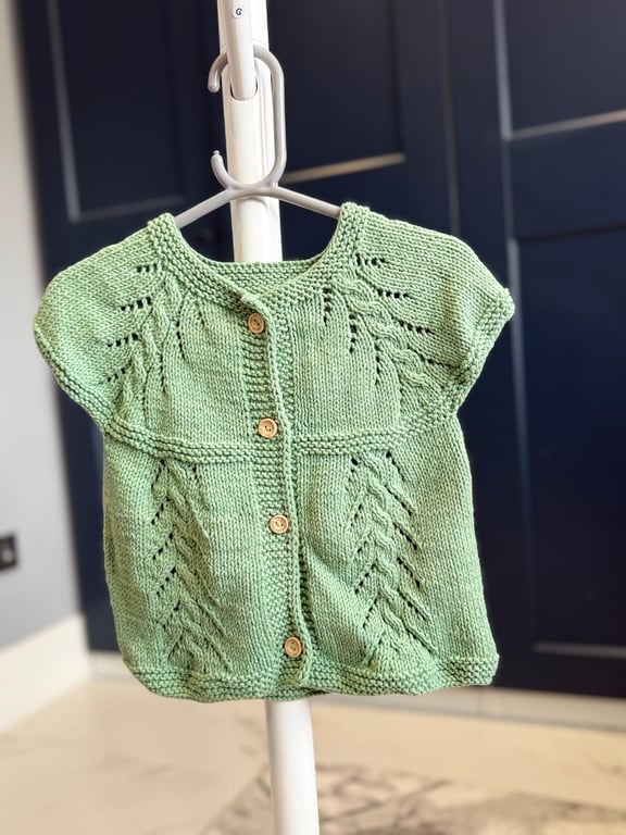 Hand-Knitted Baby Vest with Leaf Pattern – Sage Green (18-24m)