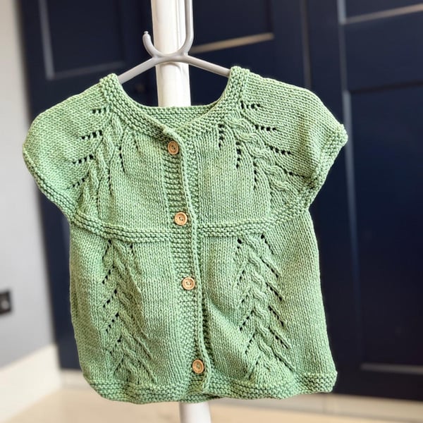 Hand-Knitted Baby Vest with Leaf Pattern – Sage Green (18-24m)