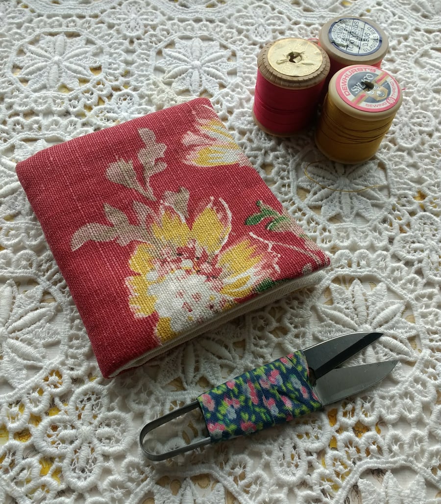 "Joyce" needle case