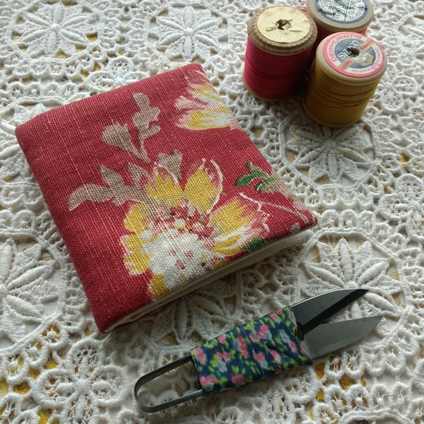 "Joyce" needle case