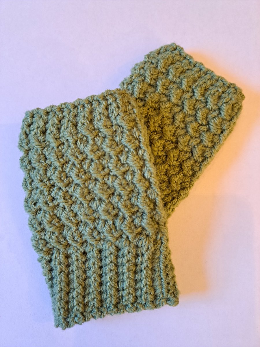 Child's Crochet Fingerless Gloves, Wrist Warmers, Green
