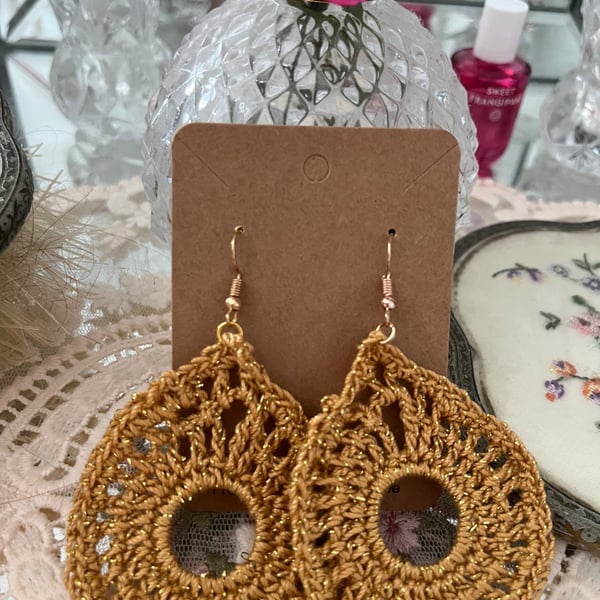 Crochet Teardrop Earrings Gold & Sparkly 