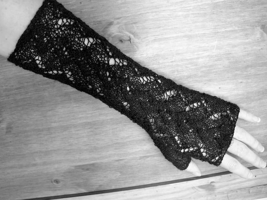 Black long lace fingerless gloves