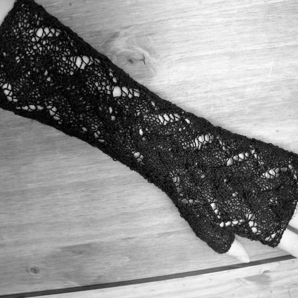 Black long lace fingerless gloves
