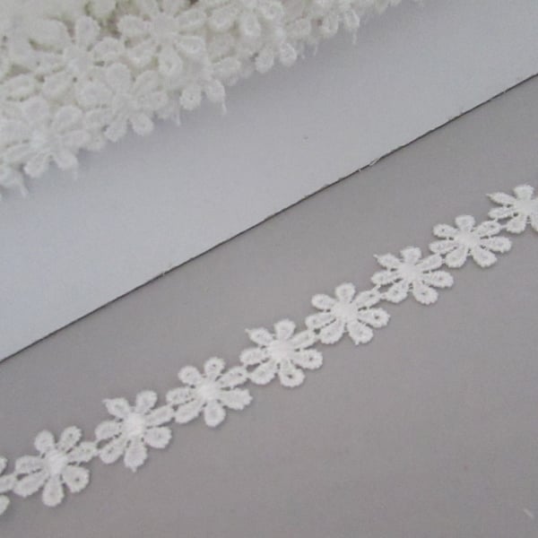 White Daisy Venise Guipure Lace sold by the metre
