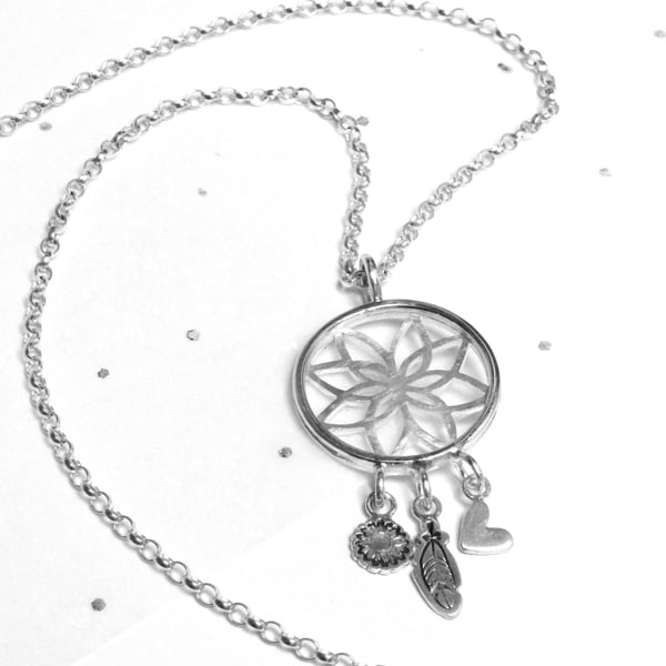 Flower dreamcatcher necklace