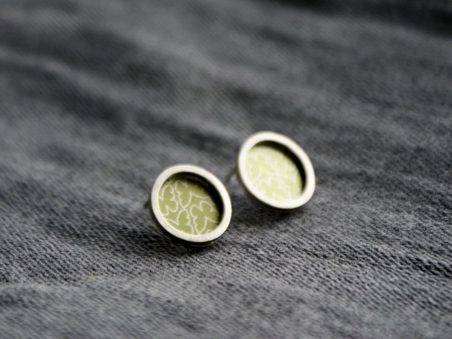 Olive butterfly pattern studs - silver circle