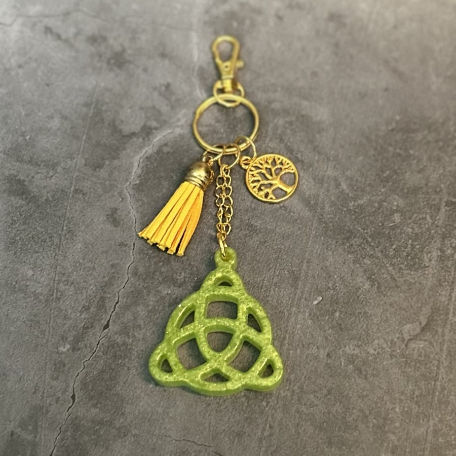 Resin 3 Point Celtic Knot Pendant, Keyring, Bag Charm - Various Colours