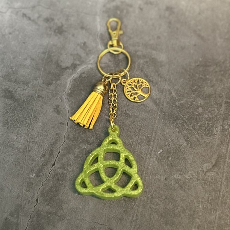 Resin 3 Point Celtic Knot Pendant, Keyring, Bag Charm - Various Colours