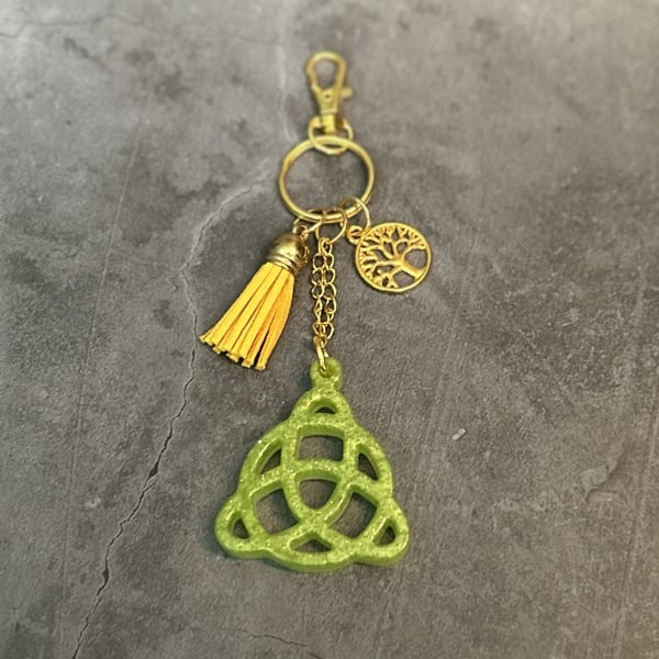 Resin 3 Point Celtic Knot Pendant, Keyring, Bag Charm - Various Colours