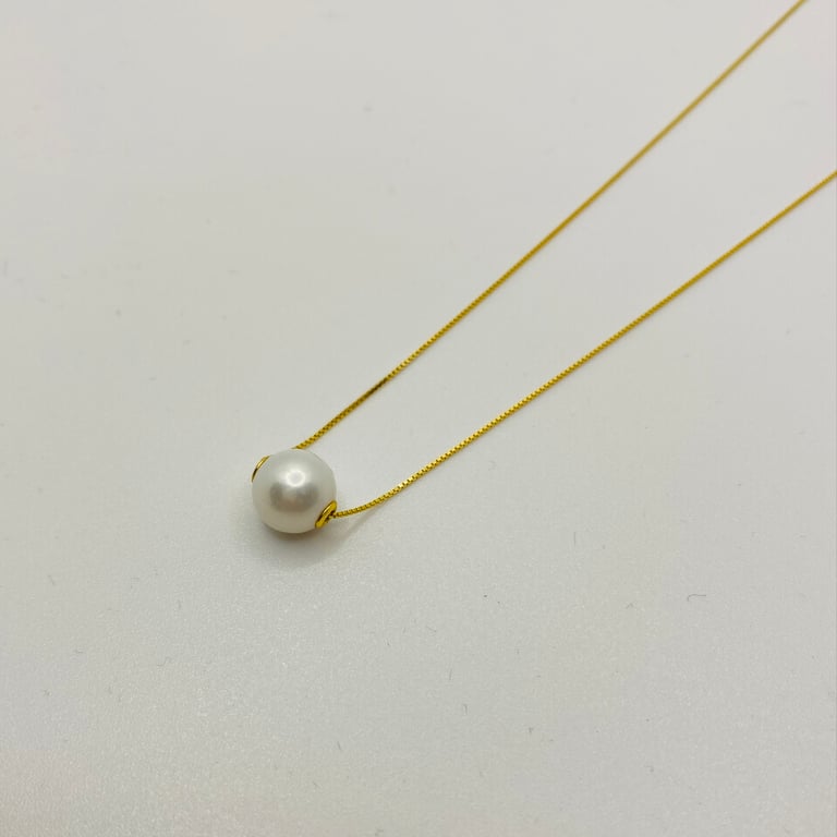 Single Floating 9mm Freshwater Pearl on Gold Chain