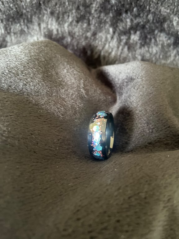 Resin ring with small and large glitter