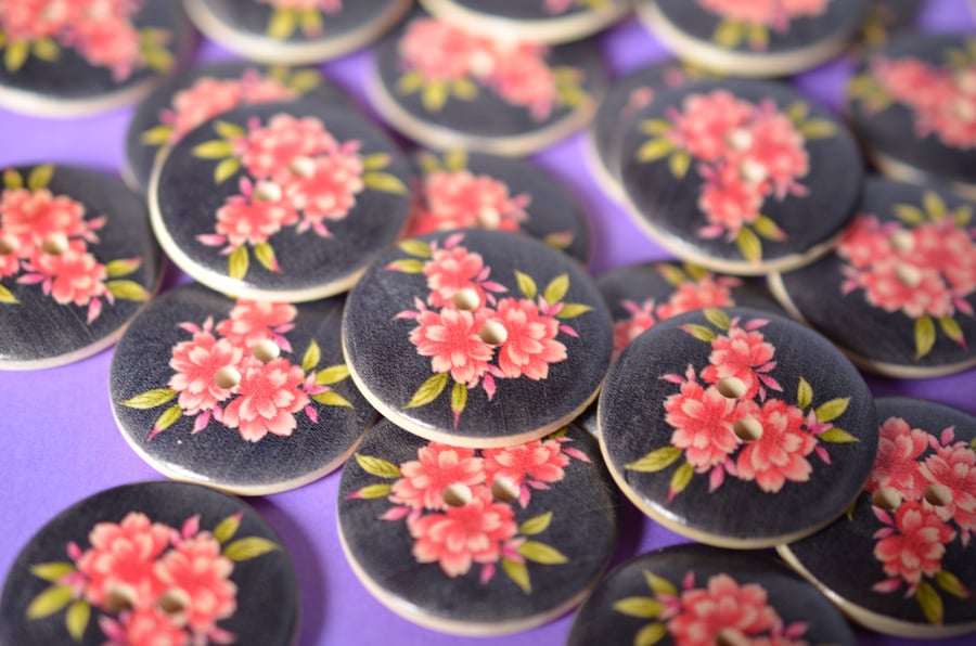 30mm Wooden Pink Floral Buttons Black Background 6pk Large Flower Button (RLG1)
