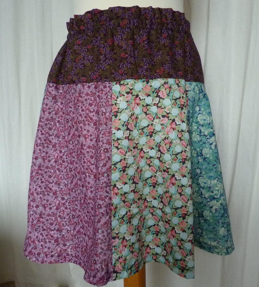 Six Panel Flower Skirt with Elasticated Waist. Size Medium.