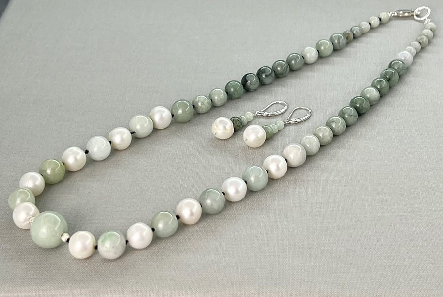 Pearl and Jadeite Graduated Necklace and Earrings