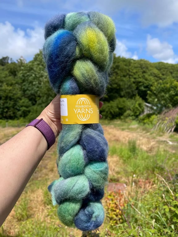 Shetland Hand Dyed Fibre, Combed Top or Roving, Deep Ocean 100g