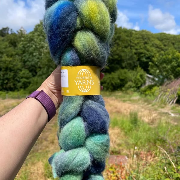 Shetland Hand Dyed Fibre, Combed Top or Roving, Deep Ocean 100g