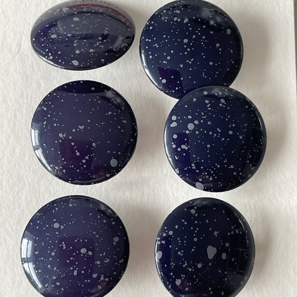 6 round navy buttons with grey flecks - 20mm