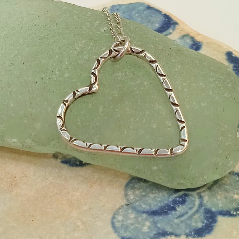 Sterling Silver Heart Pendant (NKSSPDHT8) - UK Free Post