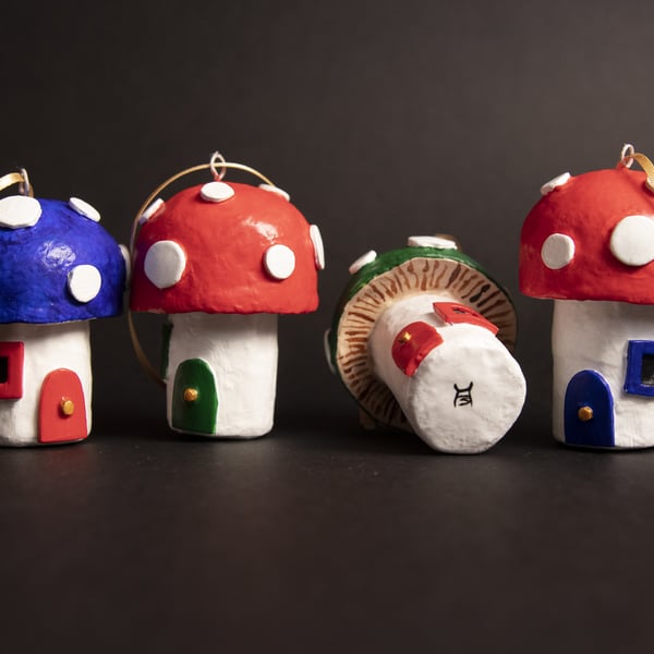 Mini fairy house toadstool decoration