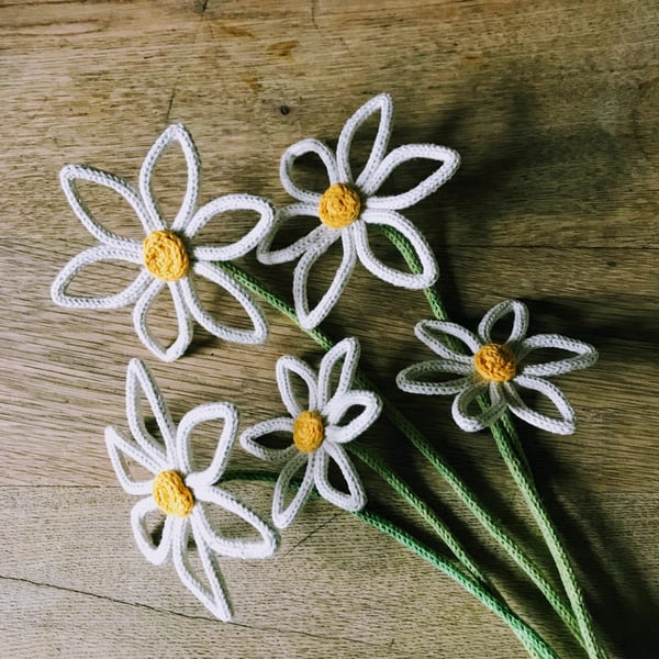 A Simple Daisy - hand dyed, knitted household cotton string and wire faux flower
