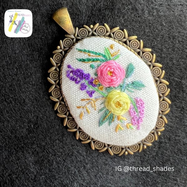Hand embroidered Jewellery, embroidered pendant, embroidery necklace, bridesmaid