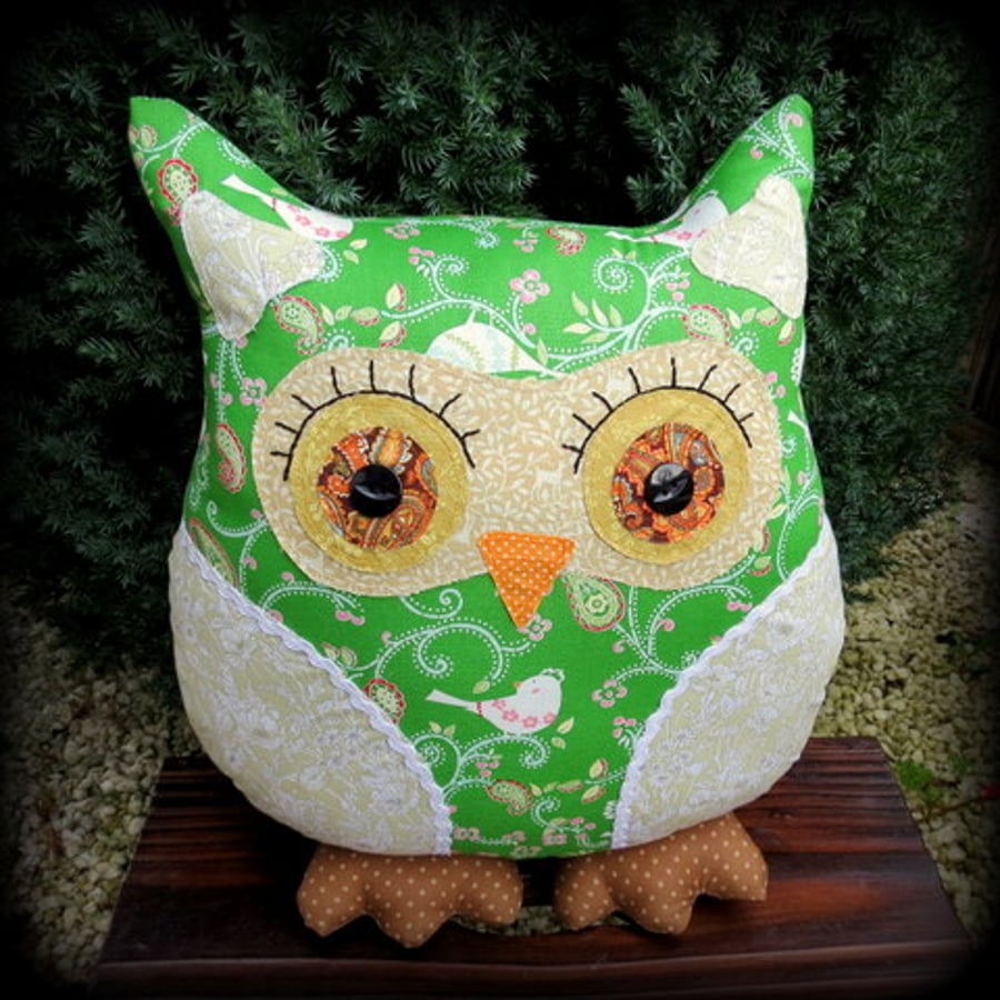 SALE!!!  Birdsong, a 35cm tall owl cushion.