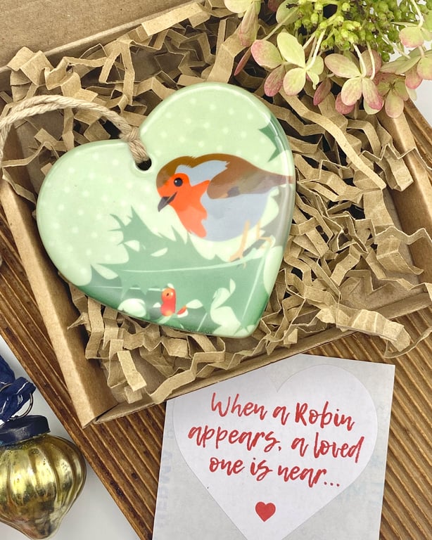 Robin Heart - Keepsake Christmas Gift Tag or Christmas Decoration