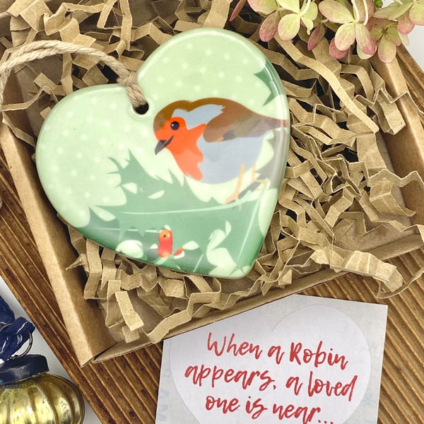 Robin Heart - Keepsake Christmas Gift Tag or Christmas Decoration
