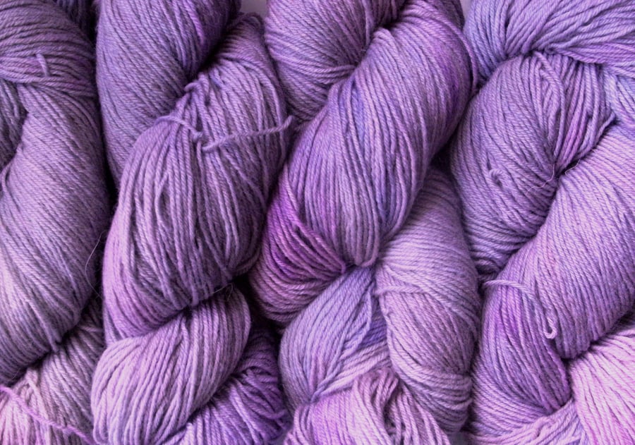 SALE! Hand-dyed Superwash 4PLY Sock Wool 100g Mauvey Mix 