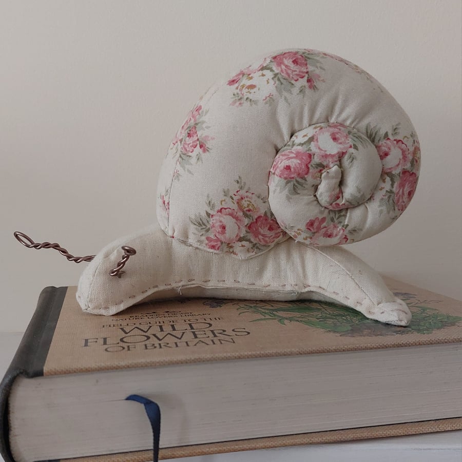 Snail fabric soft sculpture ornament decoration 