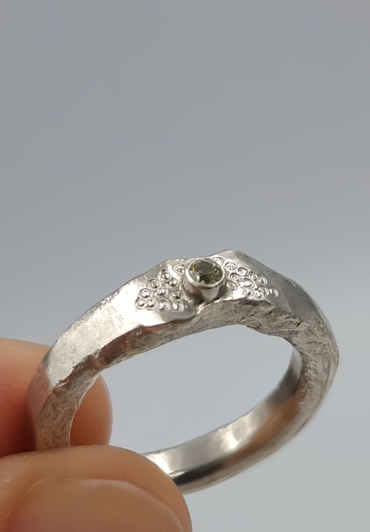 Handmade Sterling Silver Ring – 2mm Green Sapphire Gemstone - Size I