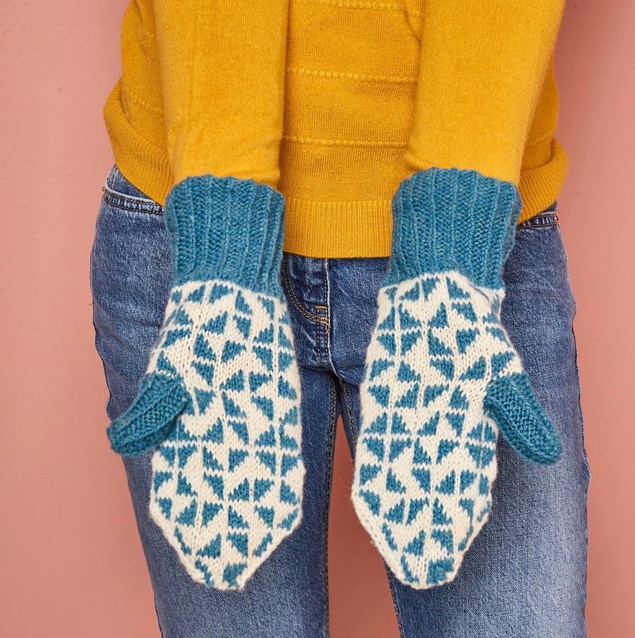 Wool triangles mittens - teal and cream