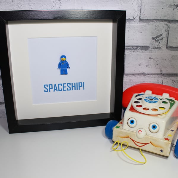 LEGO MOVIE - BENNY THE SPACEMAN - SPACESHIP - FRAMED MINIFIGURE