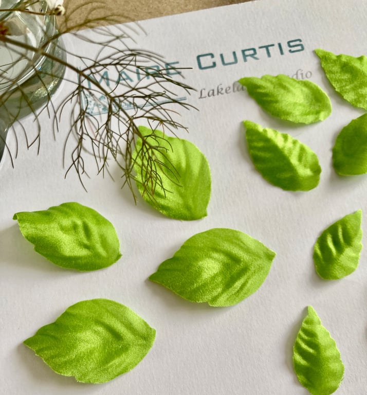 Silk satin leaves - Spring Green