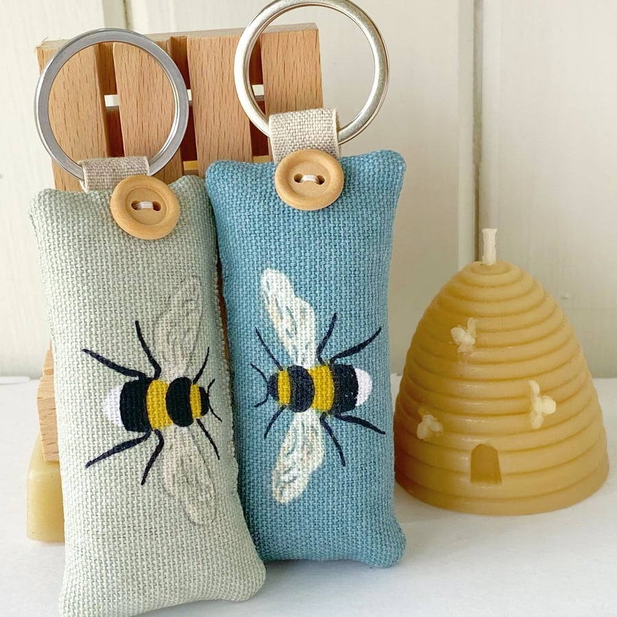 BEE KEY RING - sage green or teal