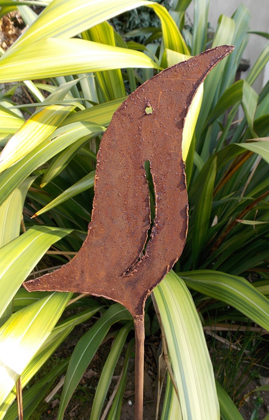  Rustic bird plant support