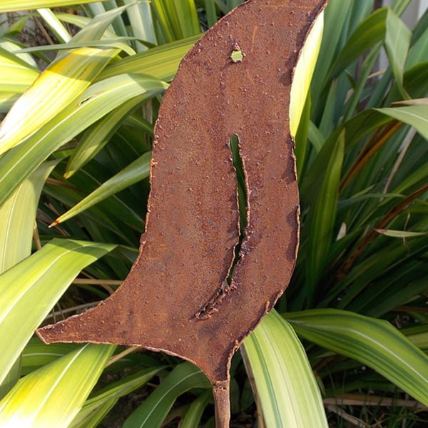  Rustic bird plant support