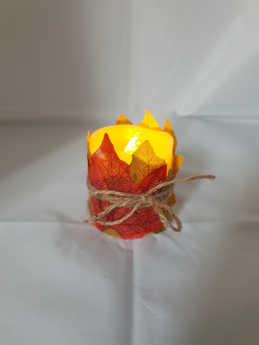 Autumn leaves LED candle