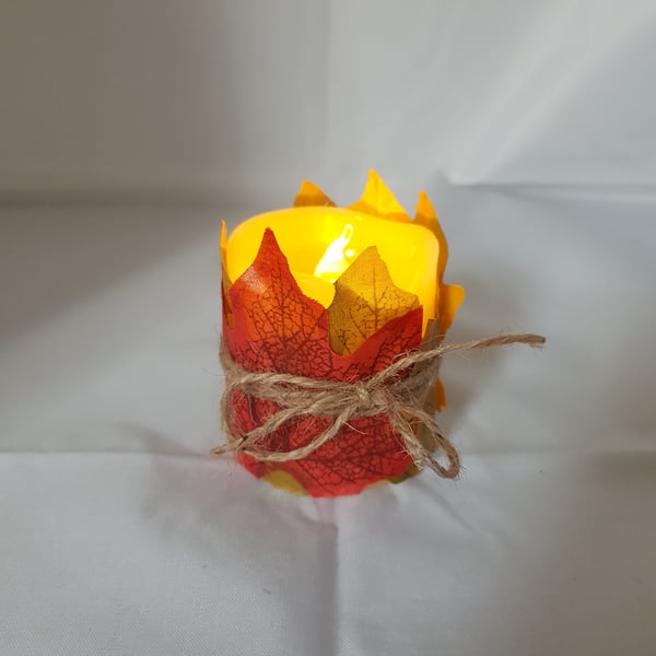 Autumn leaves LED candle