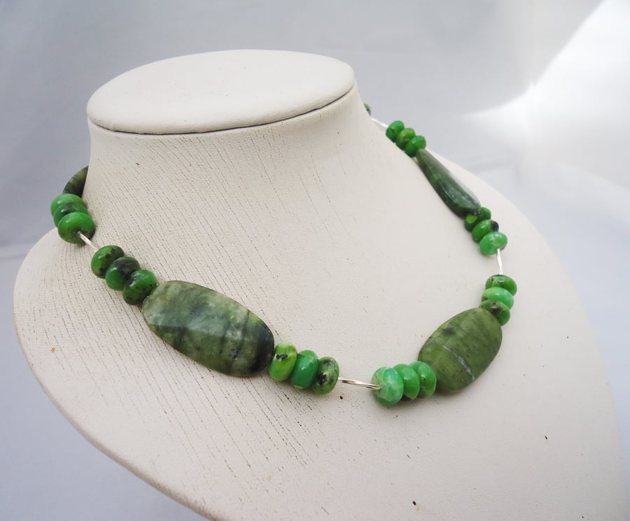 Green Gemstone Necklace, Green Jade Necklace, Green Chunky Necklace, Handmade Ge