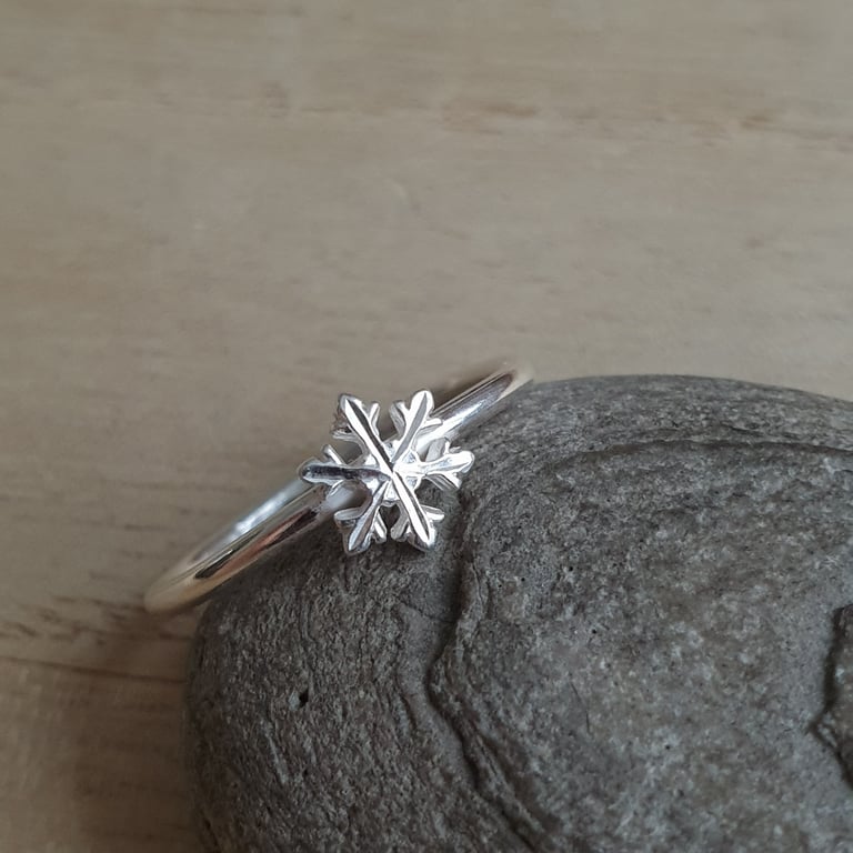 Sterling silver snowflake ring, Winter stacking ring, All sizes made to order