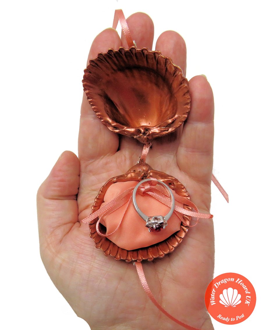 Unique shell engagement ring box idea for handf Folksy