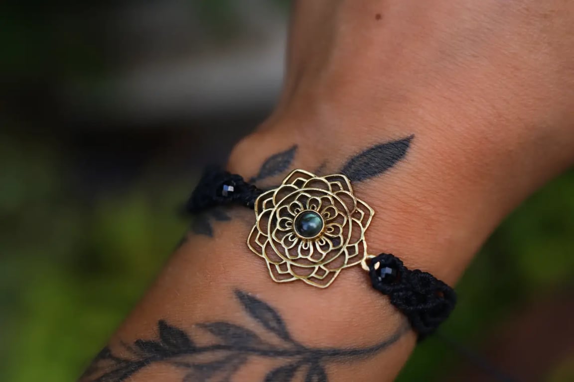 Macrame Bracelet with Labradorite brass flower and tourmaline 