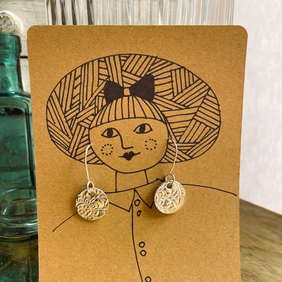 Round floral fine silver earrings - on handrawn gift card