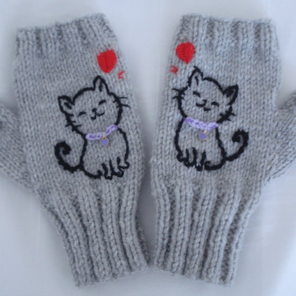 Hand Knitted Silver Grey Gloves With Embroidered Cat With Purple Collar (J146)