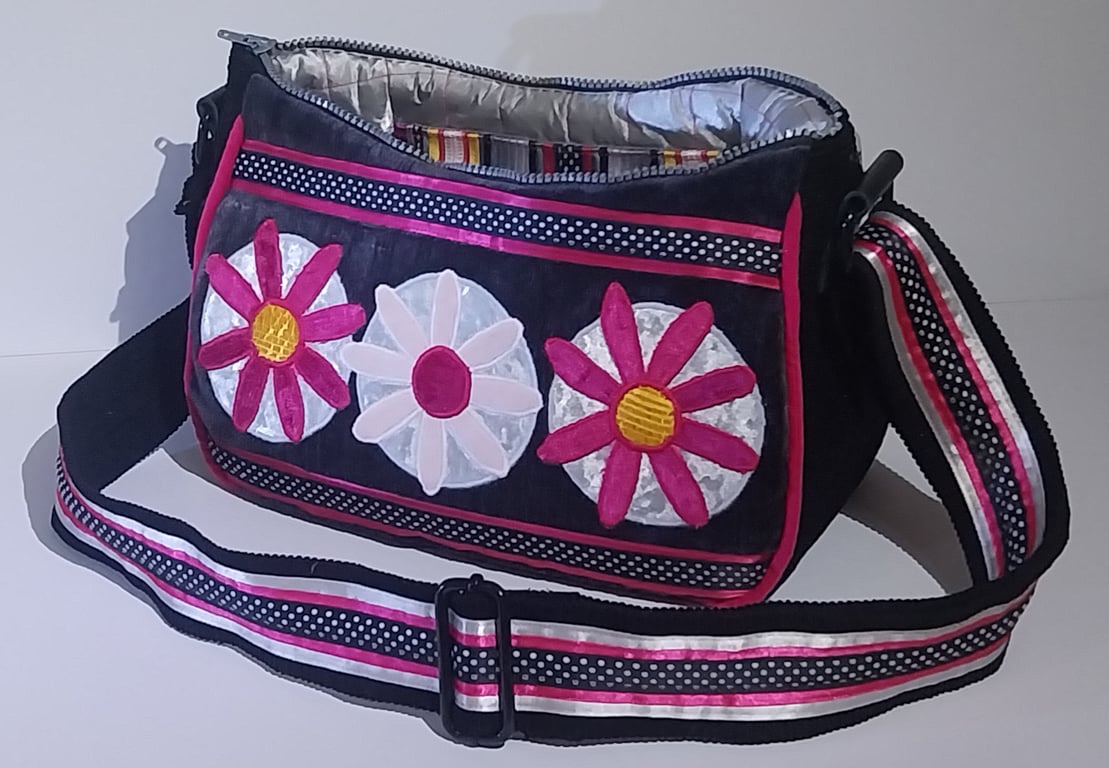 The Silver Daisy Handbag