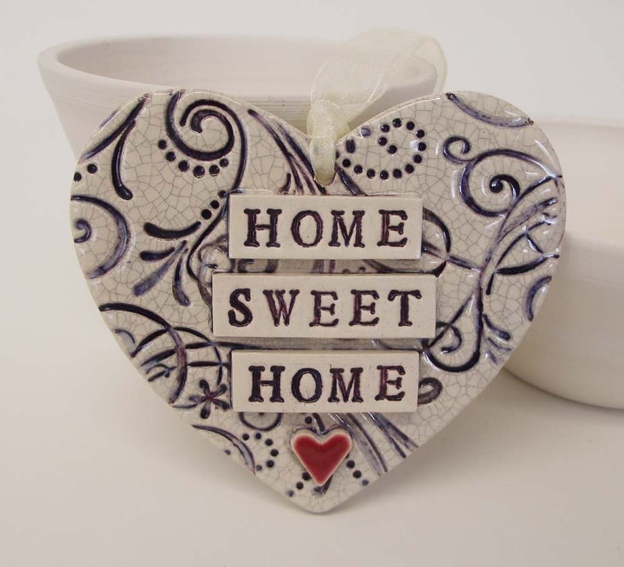 Ceramic heart decoration Home Sweet Home.