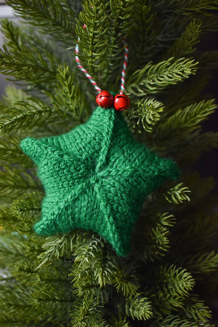 Hand knitted star - Christmas Decorations - green